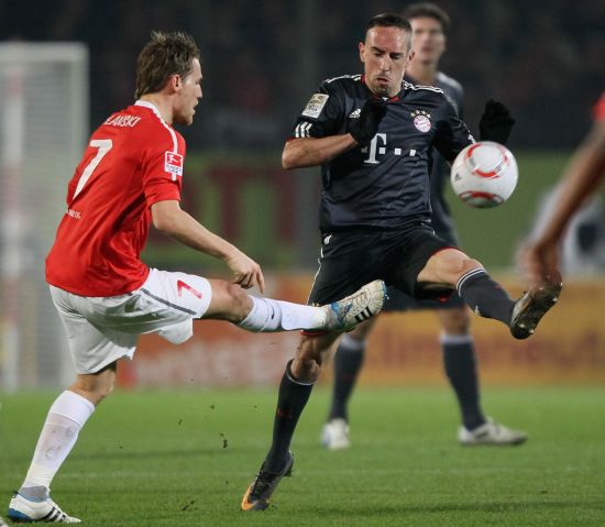 紧随其后的 紧随其后的